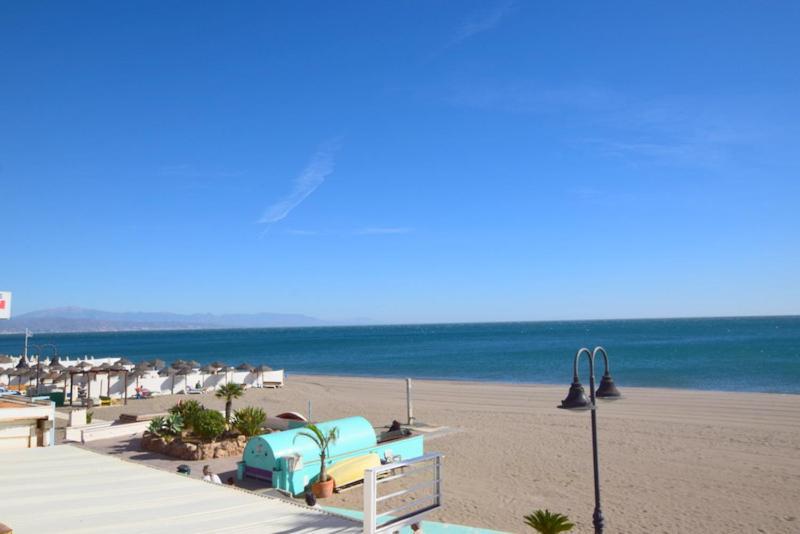 Carihuela 1ª Linea De Playa Apartman Torremolinos Kültér fotó
